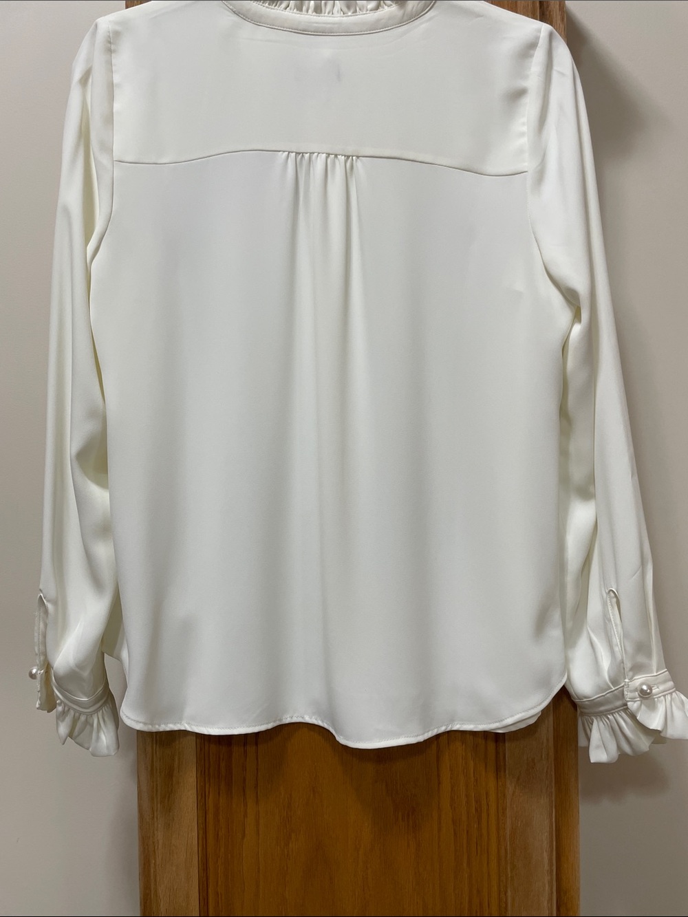 Talbots Cream Ruffle-Neck Long Sleeve Blouse Size Medium Petite NWT - Picture 15 of 15
